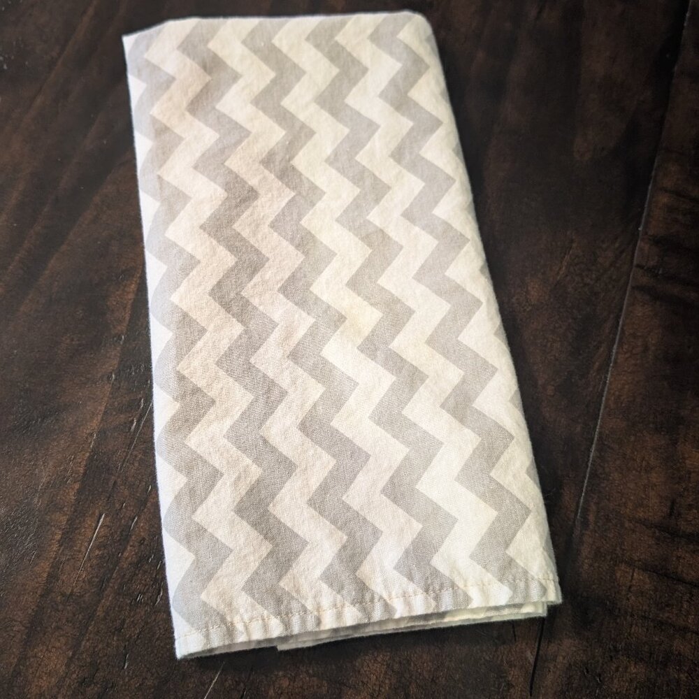Set of 6 Cloth Table Napkins Gray White Chevron